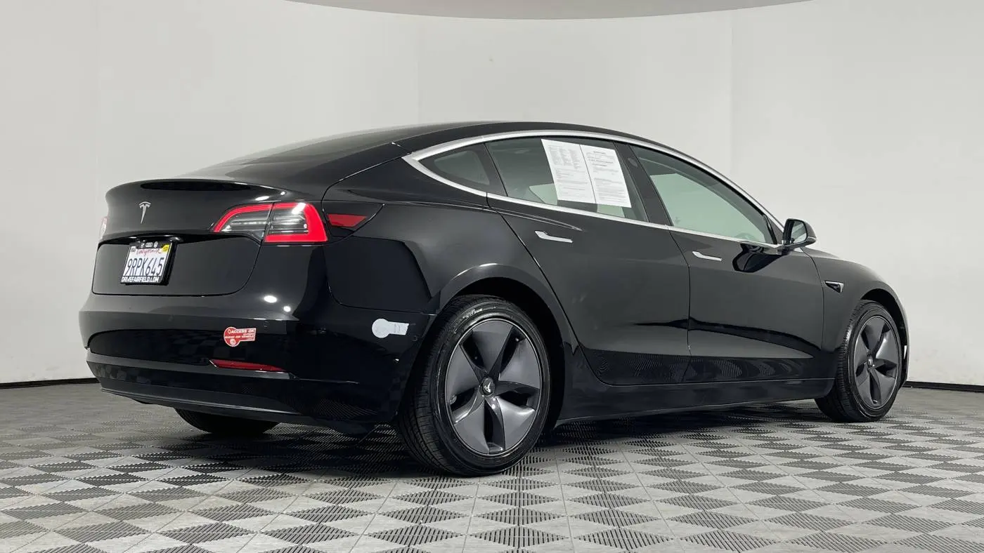 2019 Tesla Model 3 5YJ3E1EAXKF321490