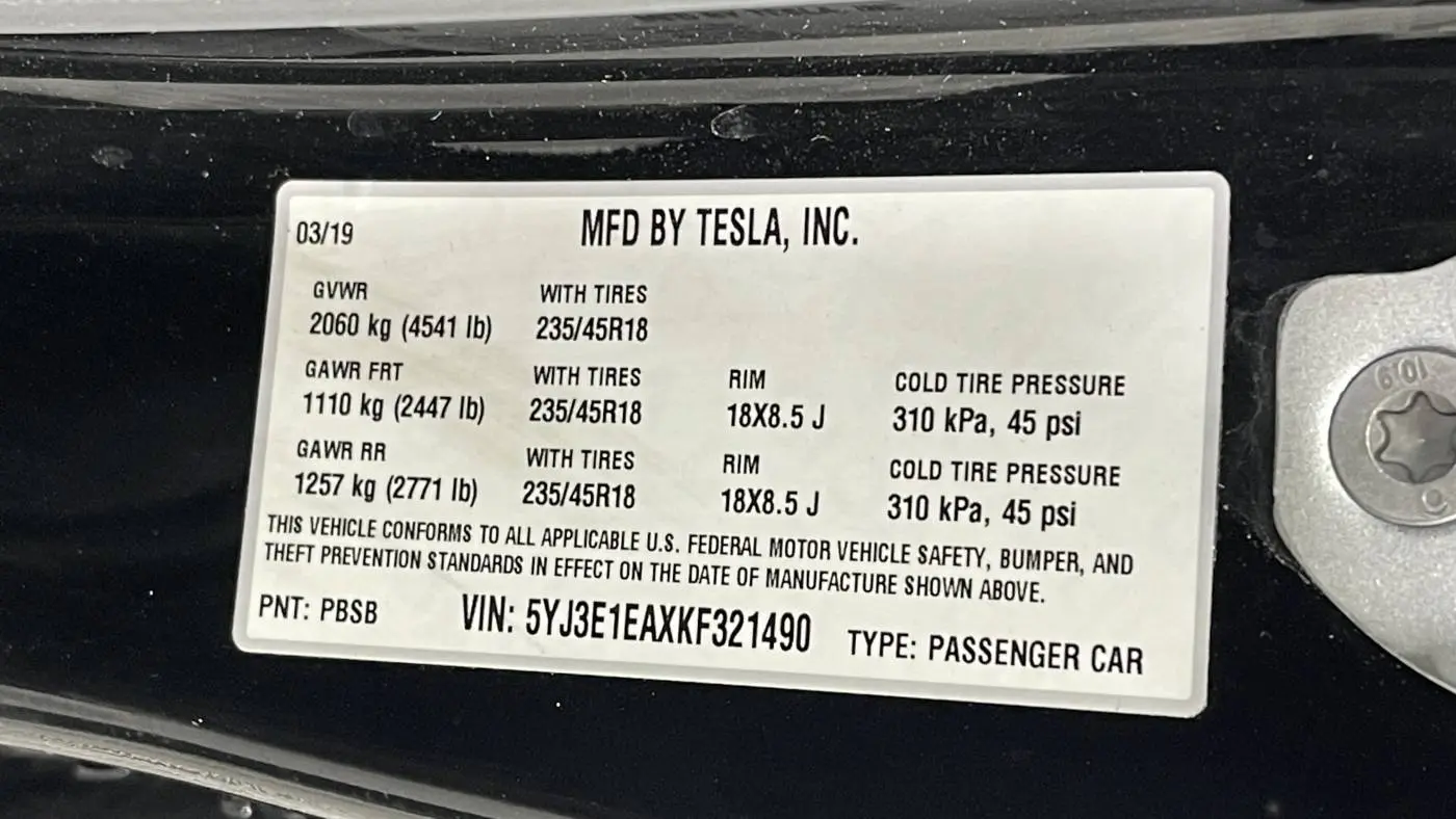 2019 Tesla Model 3 5YJ3E1EAXKF321490