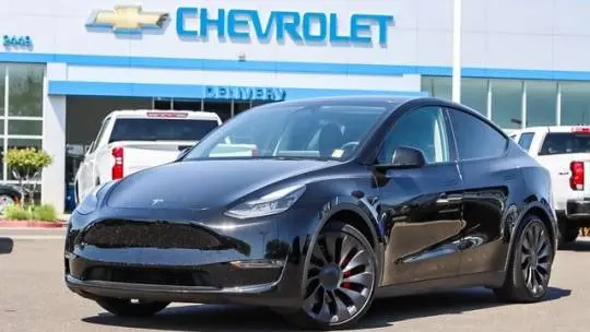 2023 Tesla Model Y 7SAYGDEFXPF619433