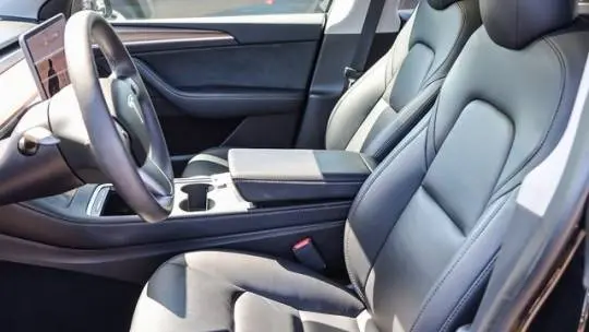 2023 Tesla Model Y 7SAYGDEFXPF619433