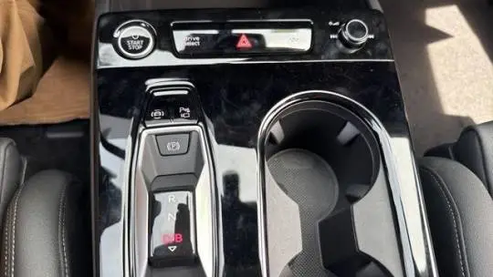 2025 Audi Q6 e-tron WA124BGF4SA005924
