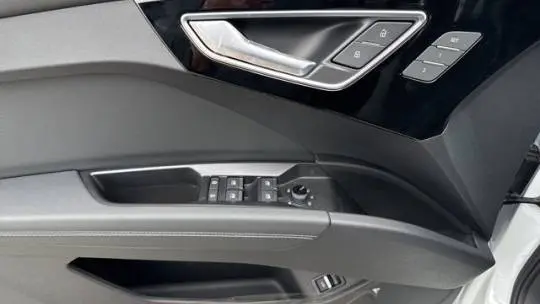 2025 Audi Q4 e-tron WA1A5BFZ5SP016710