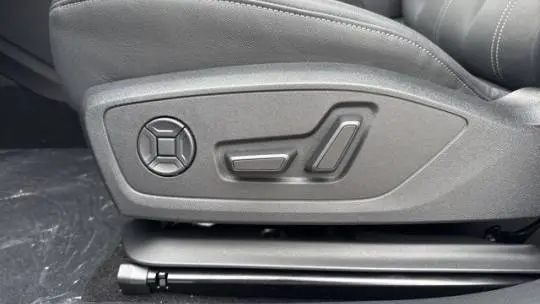 2025 Audi Q4 e-tron WA1A5BFZ5SP016710