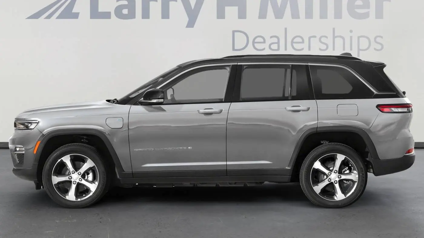 2025 Jeep Grand Cherokee 1C4RJYC65S8685233