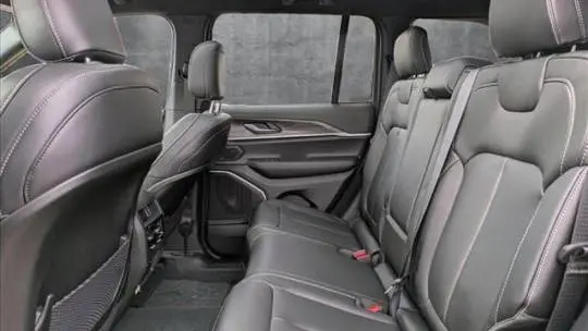 2025 Jeep Grand Cherokee 1C4RJYB6XS8678411