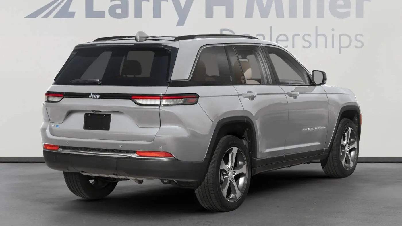 2025 Jeep Grand Cherokee 1C4RJYC65S8685233