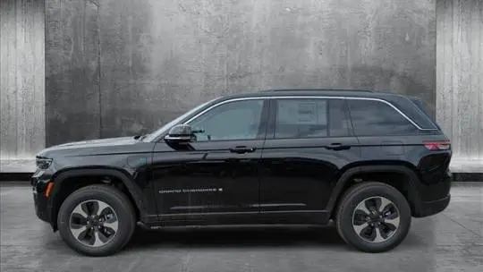 2025 Jeep Grand Cherokee 1C4RJYB6XS8678411