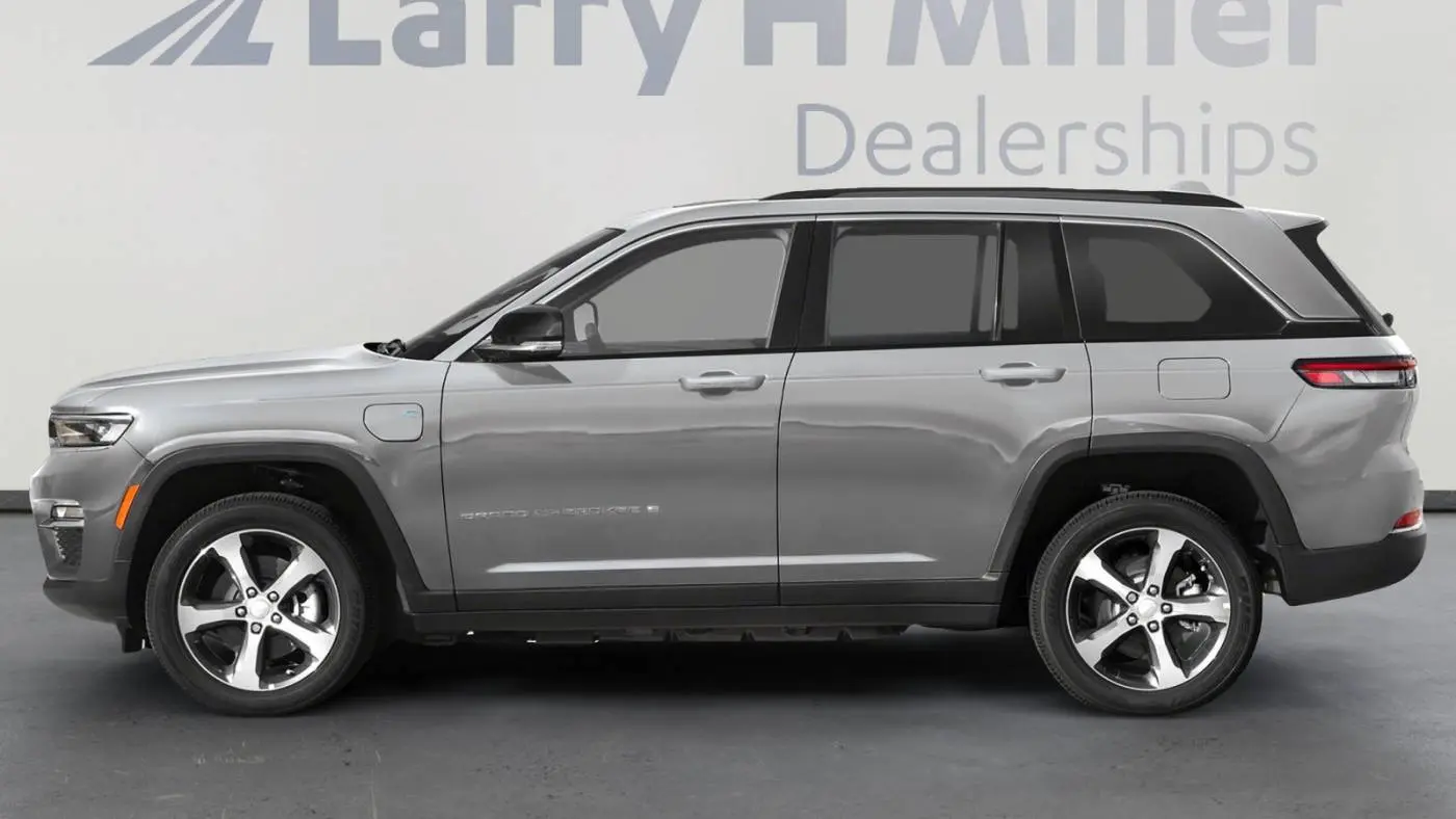 2025 Jeep Grand Cherokee 1C4RJYC65S8685233