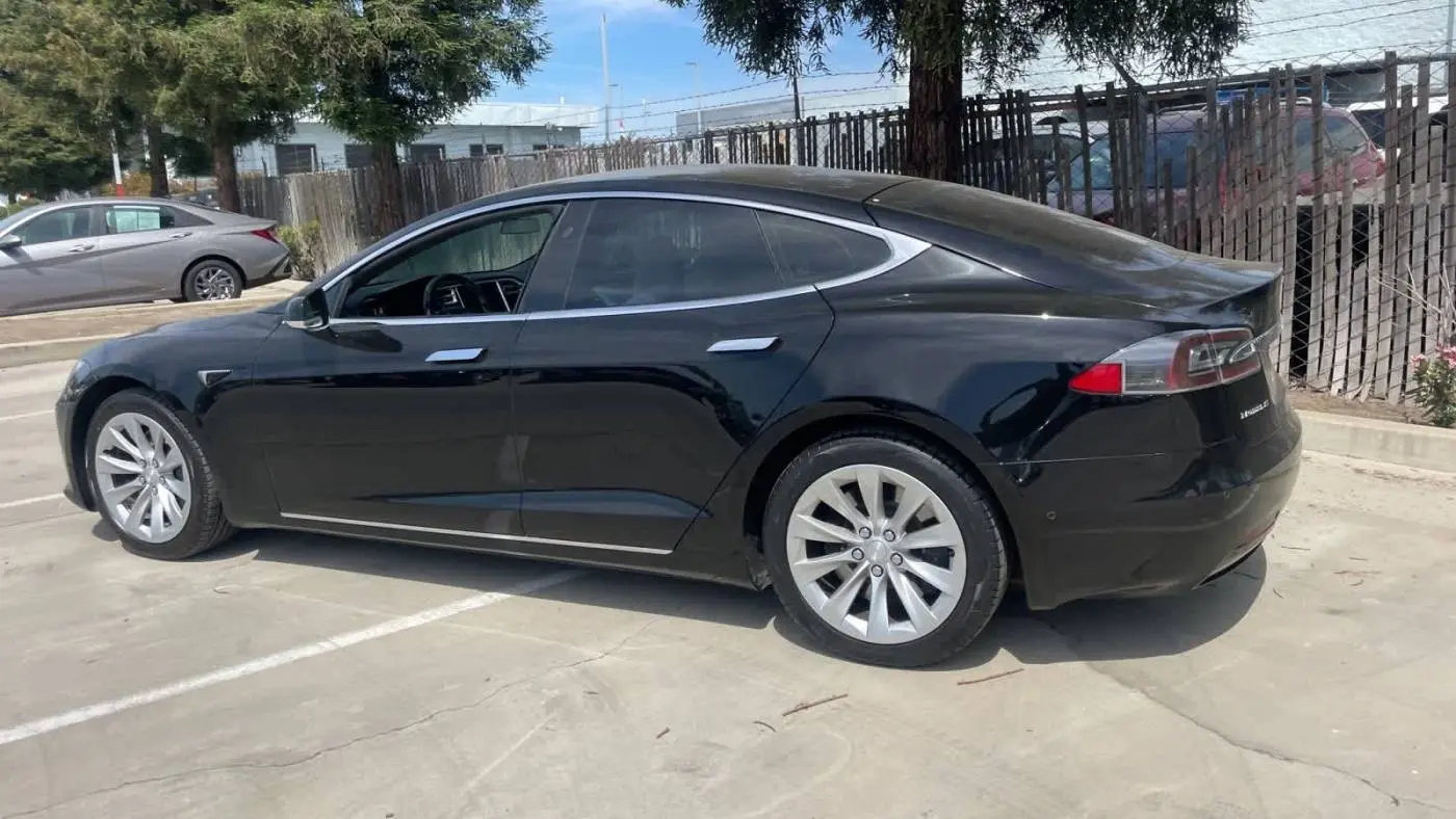 2017 Tesla Model S 5YJSA1E18HF205236