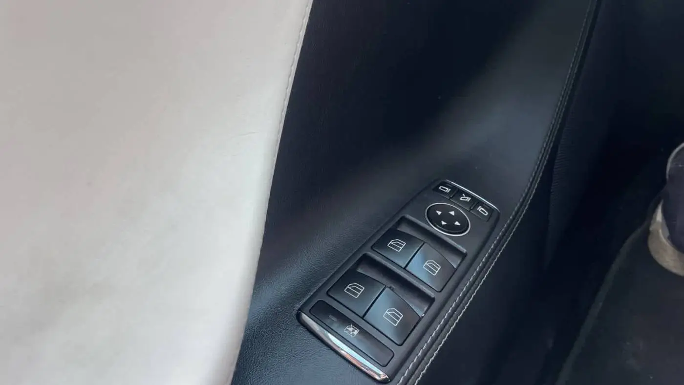 2017 Tesla Model S 5YJSA1E18HF205236