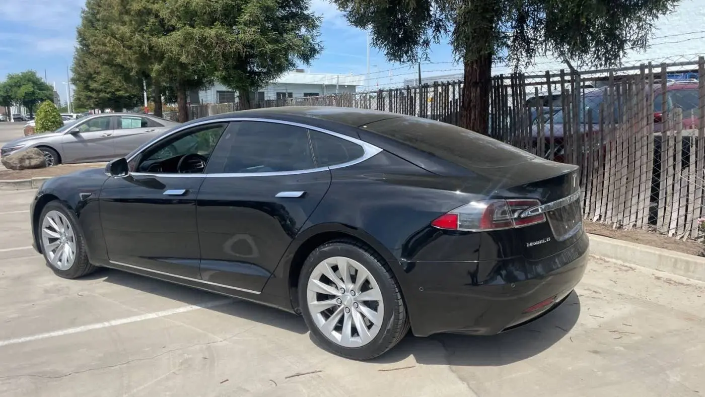 2017 Tesla Model S 5YJSA1E18HF205236
