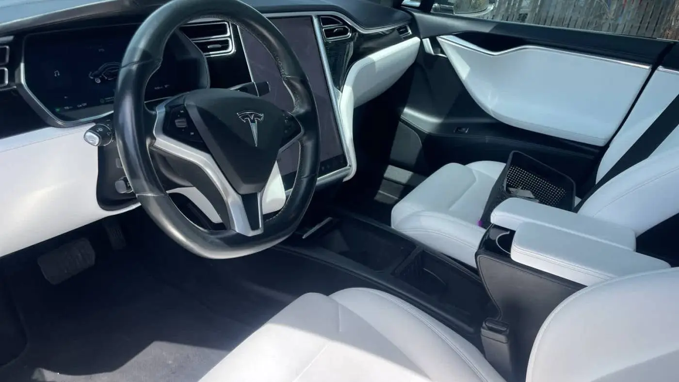 2017 Tesla Model S 5YJSA1E18HF205236