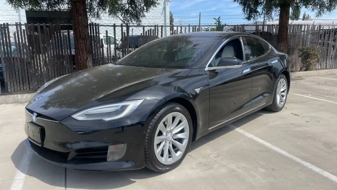 2017 Tesla Model S 5YJSA1E18HF205236