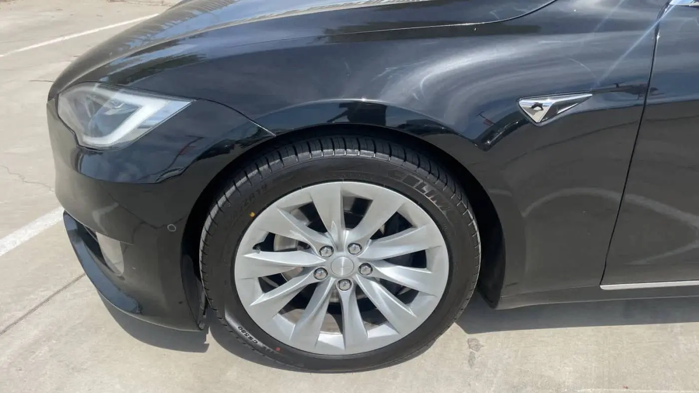 2017 Tesla Model S 5YJSA1E18HF205236