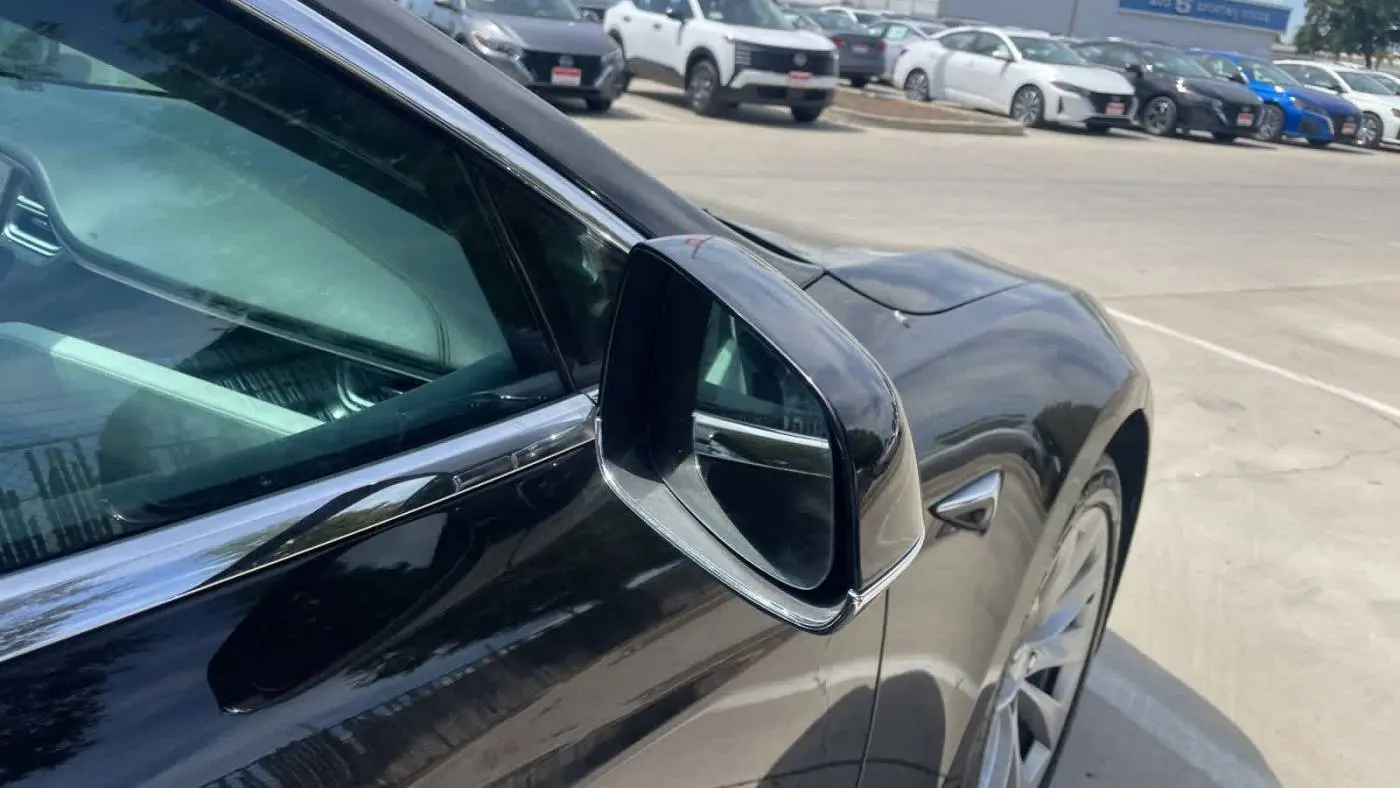 2017 Tesla Model S 5YJSA1E18HF205236