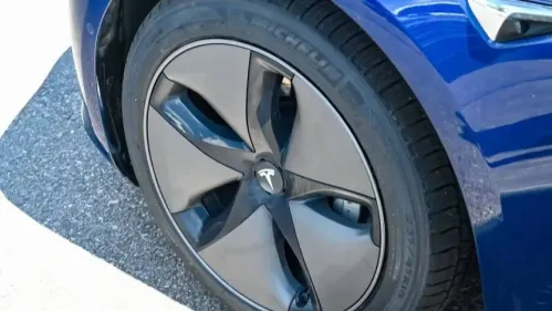 2019 Tesla Model 3 5YJ3E1EB5KF199520