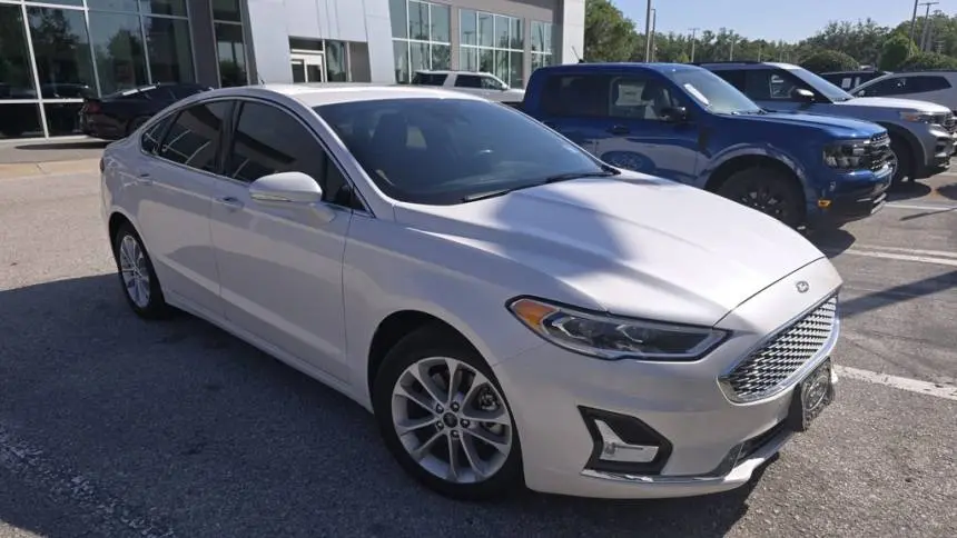 2020 Ford Fusion Energi 3FA6P0SU9LR104681