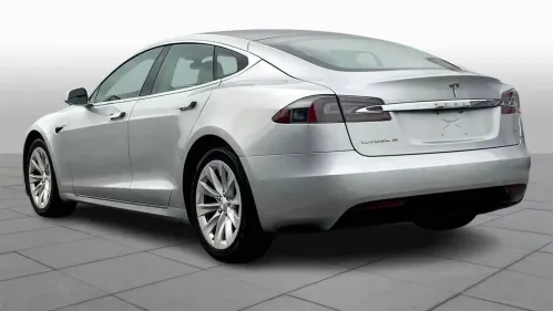 2017 Tesla Model S - Images - 11