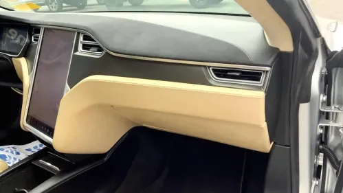 2017 Tesla Model S - Images - 16