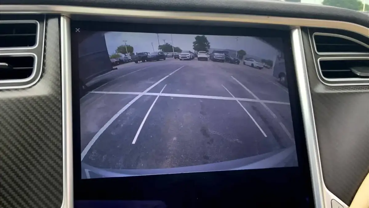 2017 Tesla Model S - Images - 23