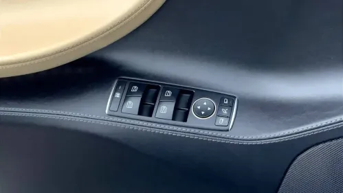 2017 Tesla Model S - Images - 32