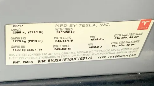 2017 Tesla Model S - Images - 33