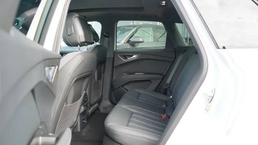 2025 Audi Q4 e-tron WA1A5BFZ6SP029790