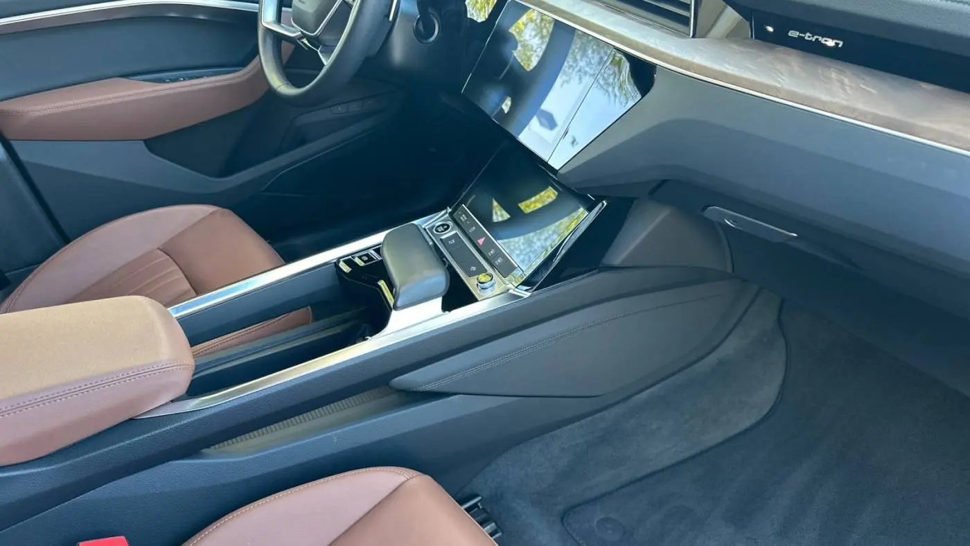 2023 Audi e-tron WA1AAAGE9PB025190