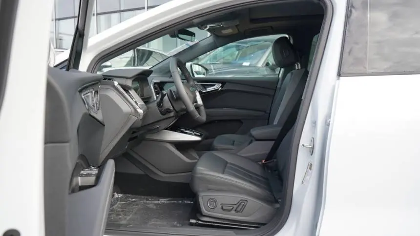 2025 Audi Q4 e-tron WA1A5BFZ6SP029790