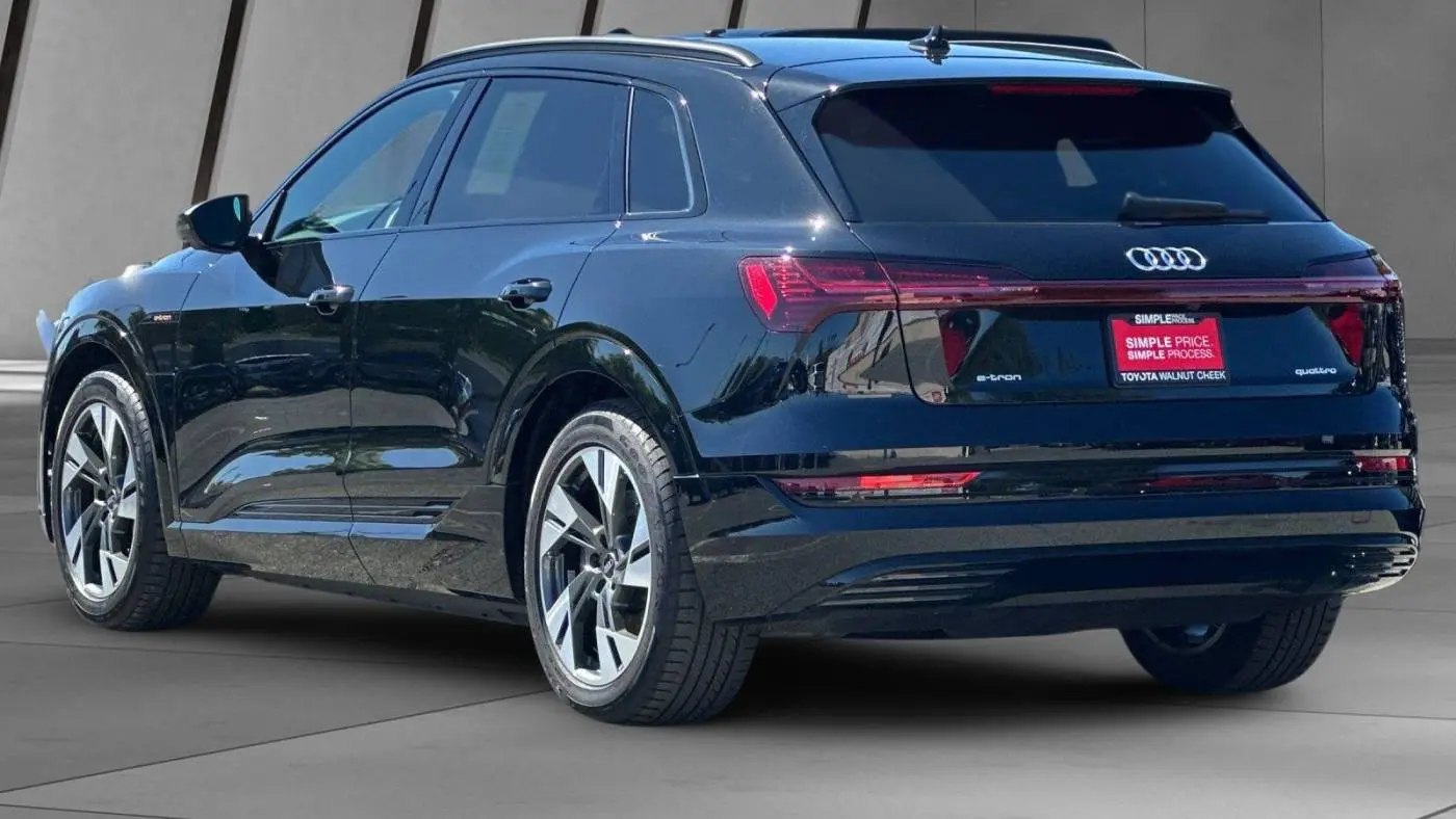 2023 Audi e-tron WA1AAAGE9PB025190