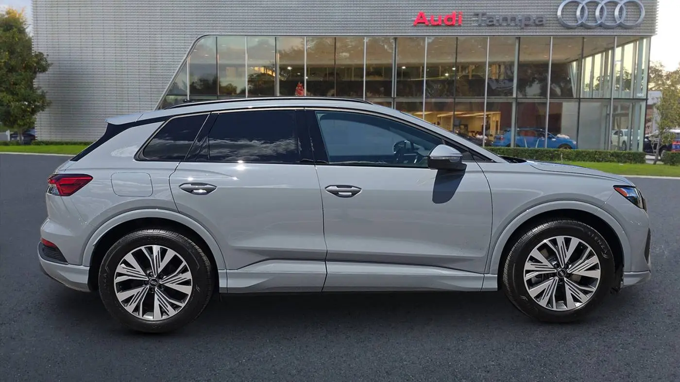 2025 Audi Q4 e-tron WA1A5BFZ3SP040374