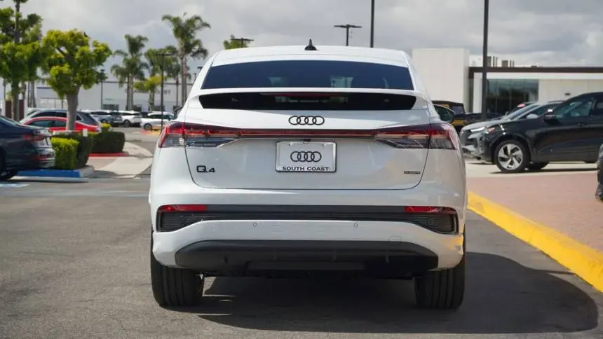 2025 Audi Q4 e-tron WA13UBFZ9SP029732