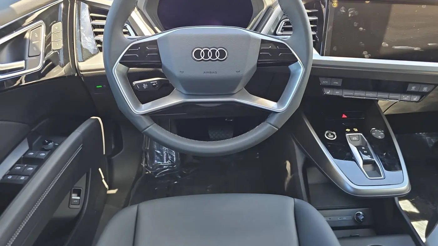 2025 Audi Q4 e-tron WA1A5BFZ3SP040374