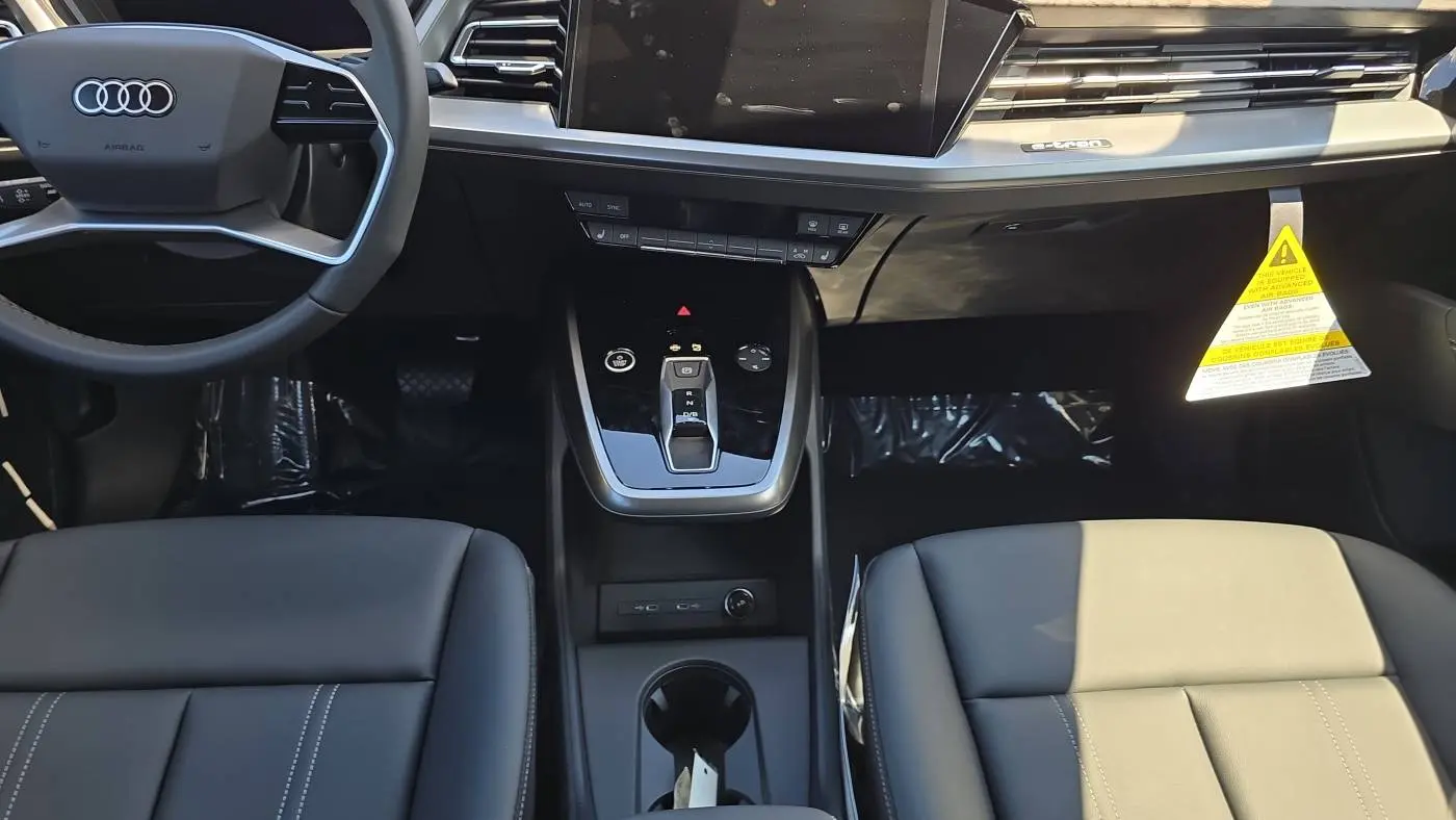2025 Audi Q4 e-tron WA1A5BFZ3SP040374