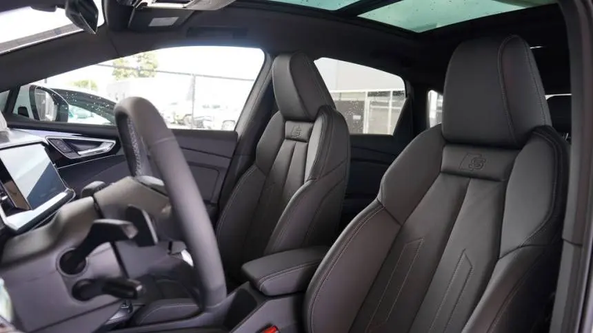 2025 Audi Q4 e-tron WA13UBFZ9SP029732