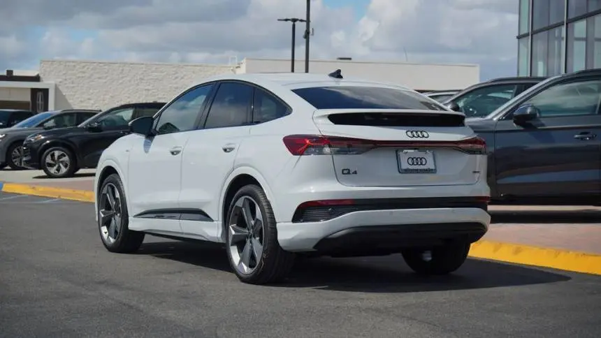 2025 Audi Q4 e-tron WA13UBFZ9SP029732