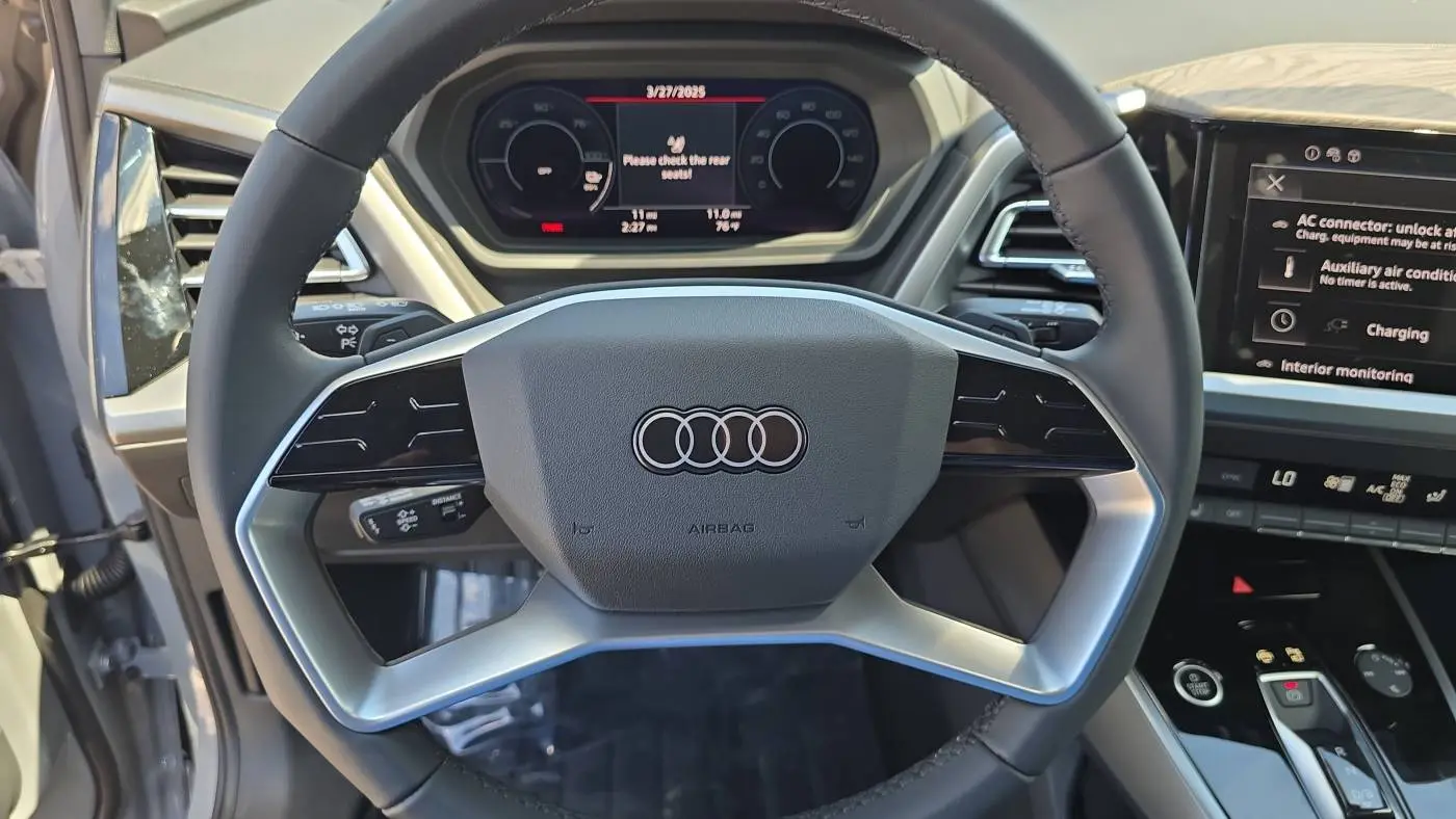 2025 Audi Q4 e-tron WA1A5BFZ3SP040374