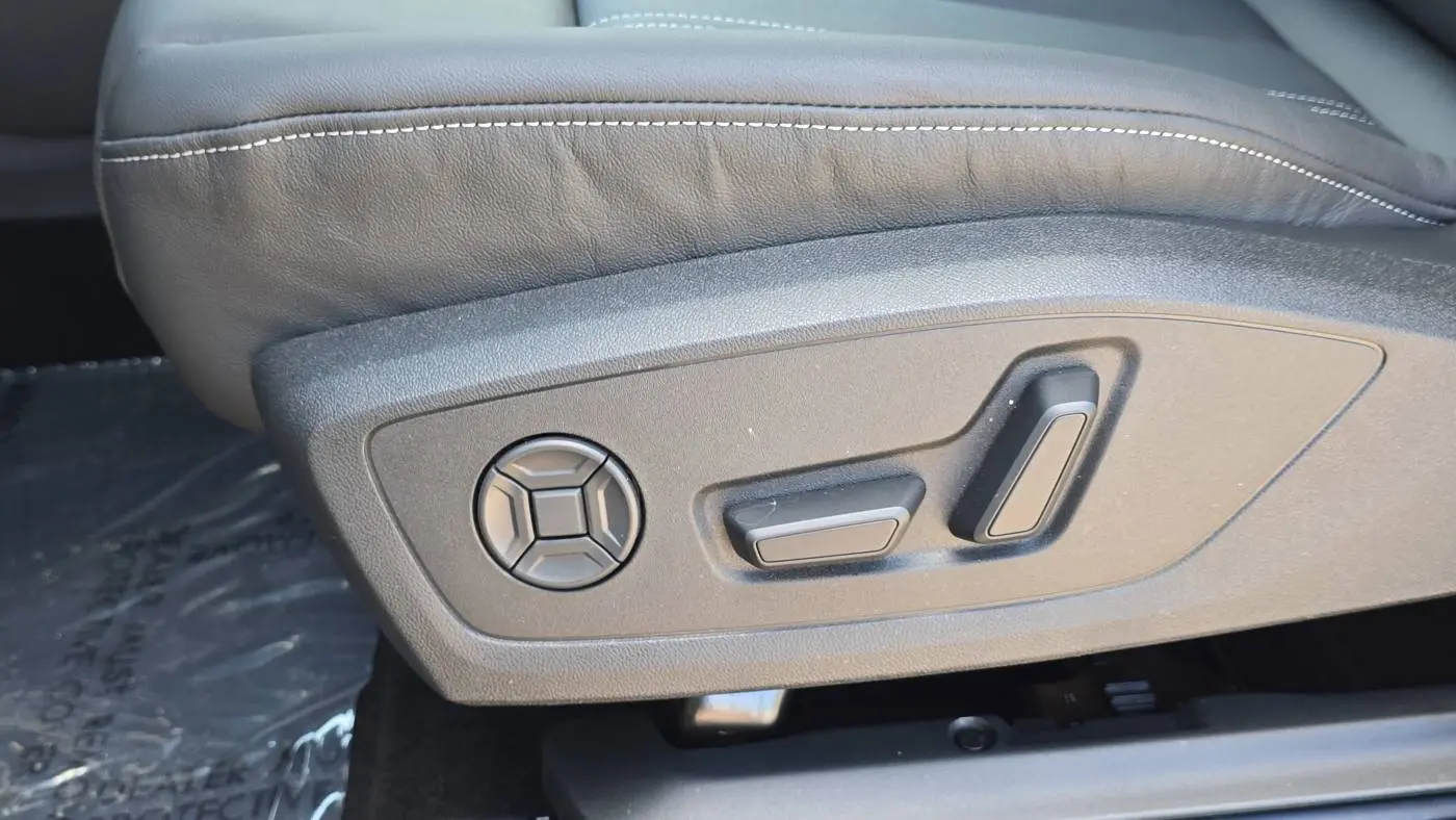 2025 Audi Q4 e-tron WA1A5BFZ3SP040374