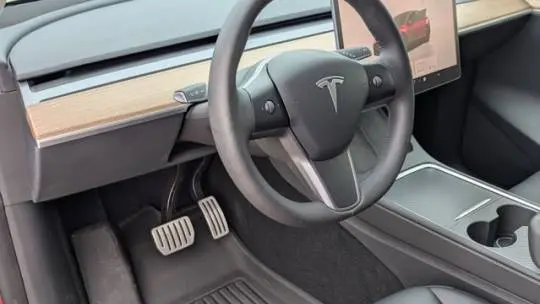 2023 Tesla Model Y 7SAYGDEFXPF697758