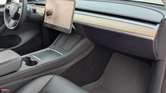 2023 Tesla Model Y 7SAYGDEFXPF697758