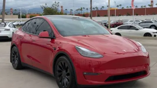 2023 Tesla Model Y 7SAYGDEFXPF697758