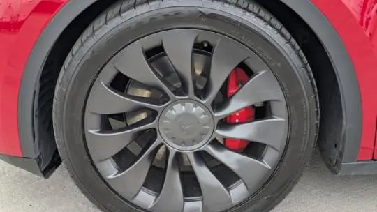 2023 Tesla Model Y 7SAYGDEFXPF697758