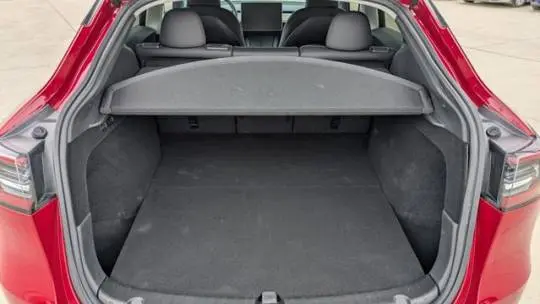 2023 Tesla Model Y 7SAYGDEFXPF697758