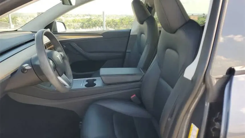 2023 Tesla Model Y 7SAYGDEF8PA049154