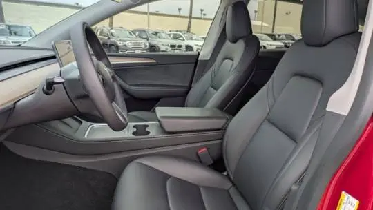 2023 Tesla Model Y 7SAYGDEFXPF697758