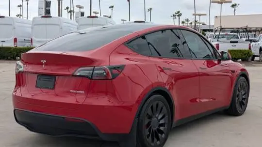 2023 Tesla Model Y 7SAYGDEFXPF697758