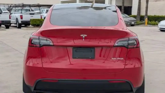 2023 Tesla Model Y 7SAYGDEFXPF697758