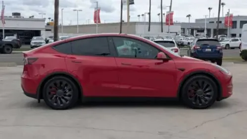 2023 Tesla Model Y 7SAYGDEFXPF697758