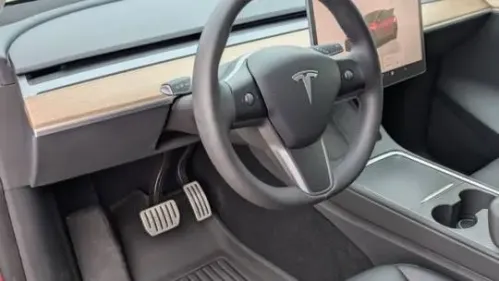 2023 Tesla Model Y 7SAYGDEFXPF697758