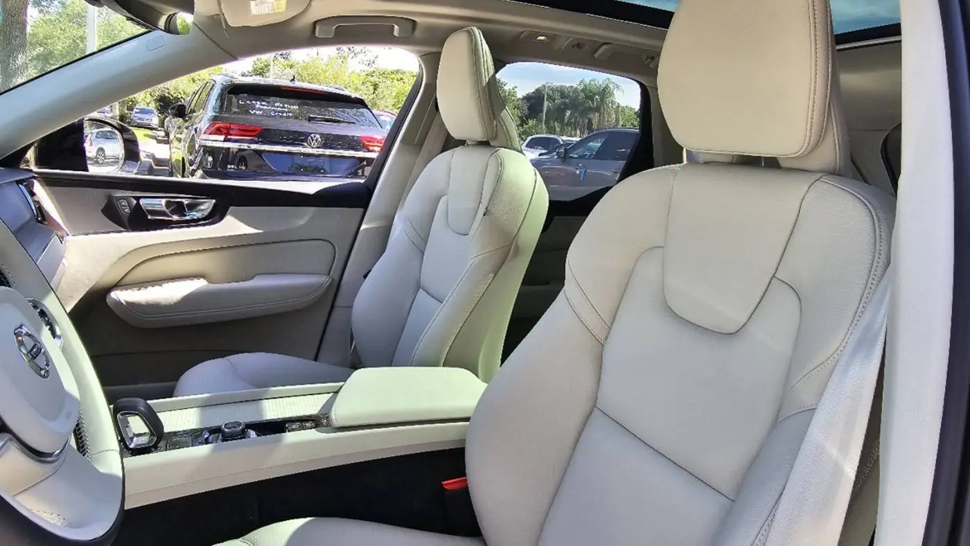 2025 Volvo XC60 YV4H60RC9S1044328